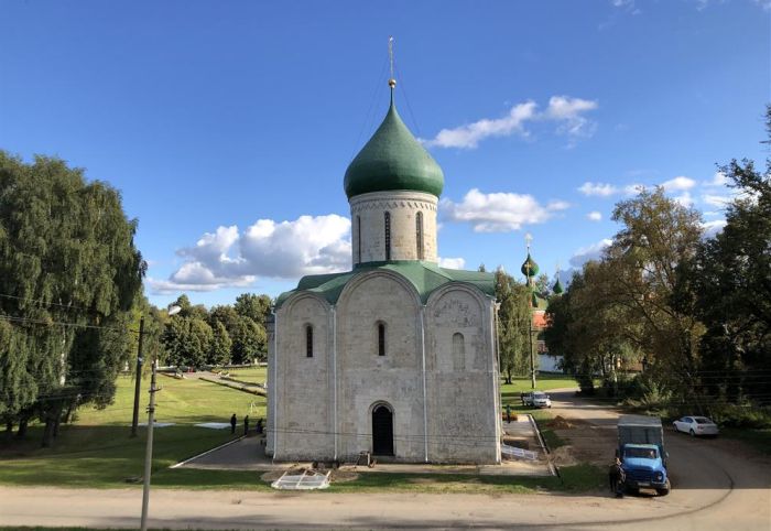 В Ярославской области обнаружен средневековый рисунок со странным существом
 
 
 